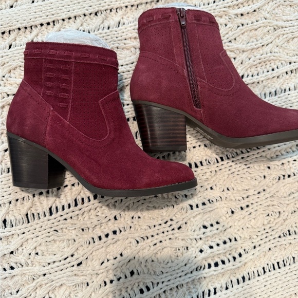 Market & Spruce Shoes - Brand New Stitch Fix Market Spruce Women's Burgundy Ankle Boots